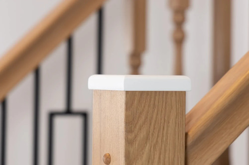 Square flat newel - square, cap