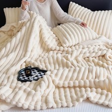 Large Ribbed Faux Fur Warm