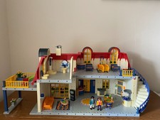 USED Playmobil 3965 Suburban