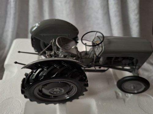 Universal hobbies 2690 16 - universal, 1:16