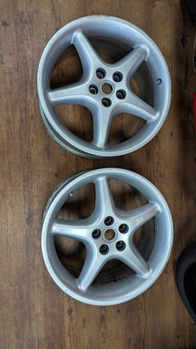 Ferrari 550 front wheel - x,
