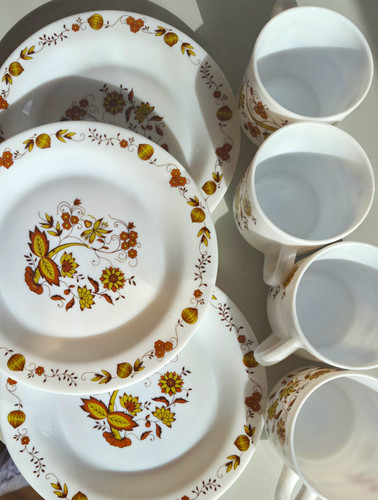 Arcopal floral milk glass - milk,
