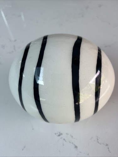 Black white striped - black, blown