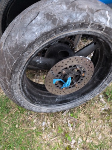Yamaha 1998 rear wheel - r1,