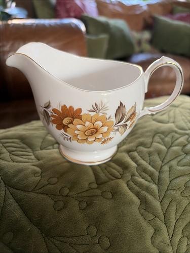 Queen anne bone china - anne, jug