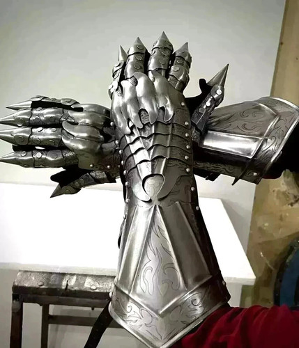 Medieval metal gothic knight - metal,