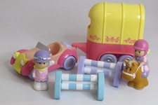ELC Happyland Showjumper 2