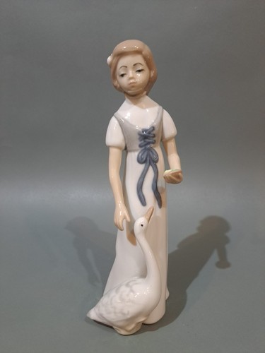 Casades porcelain spain girl - casades,