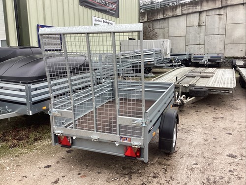 Trailer with ramp - with, 6'8