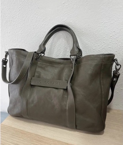 Longchamp medium leather - longchamp,