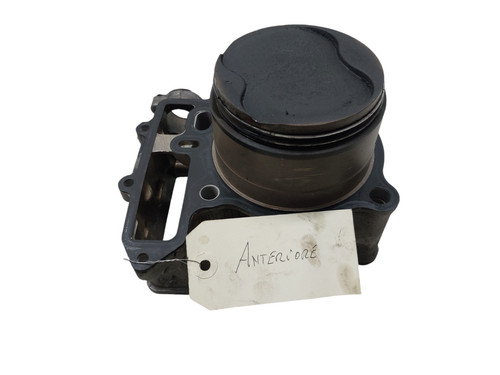 Front cylinder engine suzuki - front,