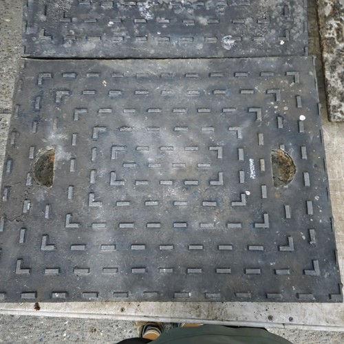 Cast iron manhole cover - cast, 665mm