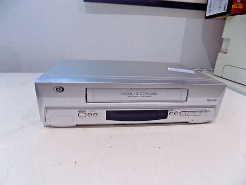 Durabrand ad214bd vhs vcr - durabrand,