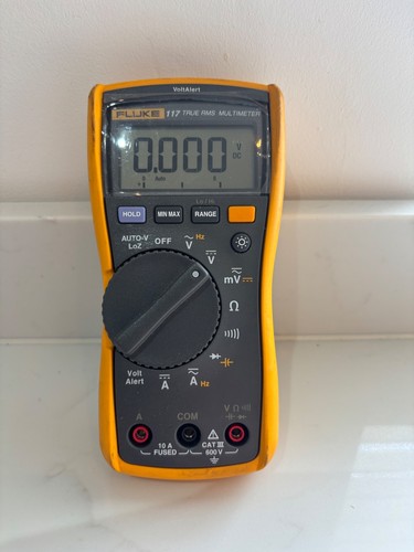 Fluke 117 true rms multimeter - fluke,