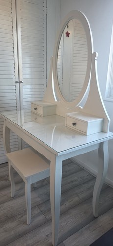 White dressing table - white,