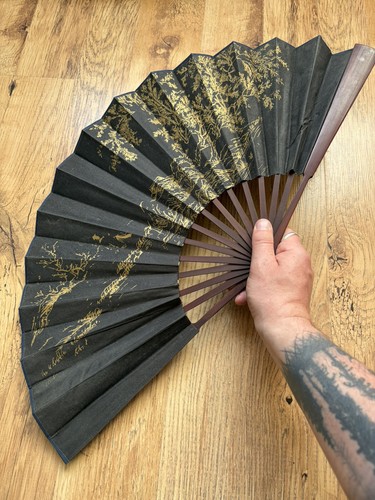 Black and gold paper - black,