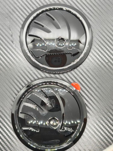 Skoda gloss black badge - gloss,