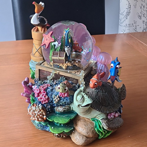 Disney store finding nemo - disney,