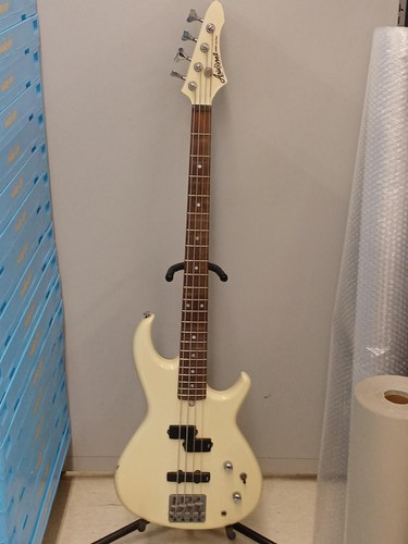Aria pro deluxe precision - aria,