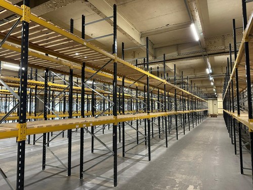 Used link pallet - 51,