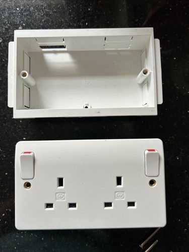 Logic plus 13a 2gang dp - mk,