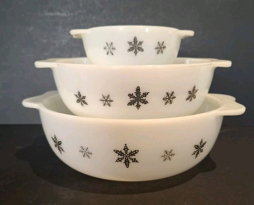 Vintage pyrex gaiety snowflake - pyrex,