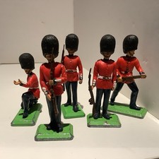 BRITAINS Scots Guards - 5 x