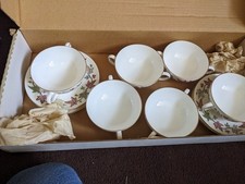 6x Wedgwood Ivy Two Handled Soup Bowls & Saucers