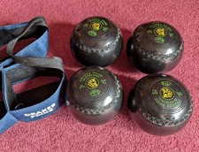 4 x DRAKE PRIDE Professional Lawn Bowls With Carry Bag, Size 5H. Matched Set