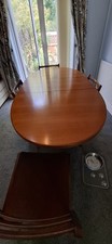  Mcintoch Oval Table With 4
