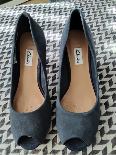 Clarks open toe court shoe - open,