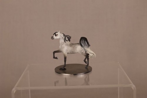 Micro mini artist resin model - artist,