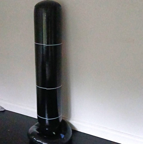 Freestanding punch bag with - punch,