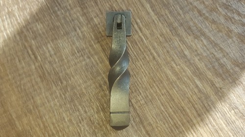 Twist tear drop - twist,