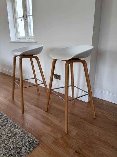 Kitchen bar stools - x, hay