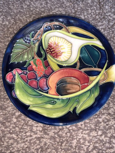 Moorcroft queen choice - moorcroft, queen’s