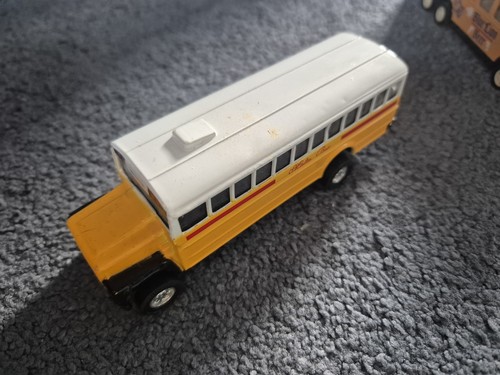 Unbranded malta bus diecast - unbranded,