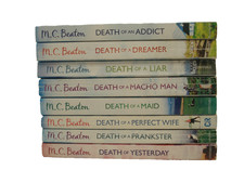 M.C. Beaton 8 x Hamish Macbeth