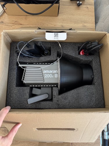Aputure amaran 200d led - aputure,