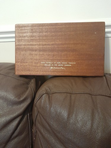 Cigar box medallion - -,