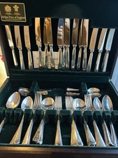 Arthur Price Cutlery Set