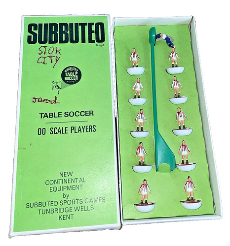 Subbuteo table soccer scale - table,
