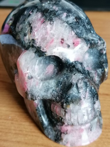 Sakura rhodonite 865g hand - 865g,