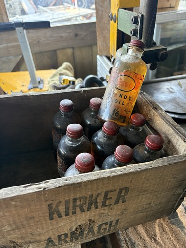 Vintage esso hand oil - vintage,