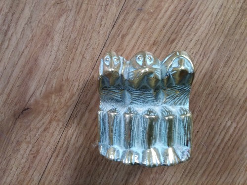 Brass three wise - brass,