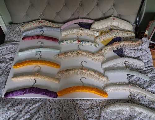 Vintage padded lot - , of