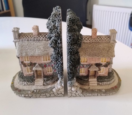 Vintage cottage house bookends - vintage,