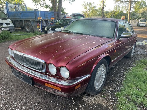 Jaguar x300 daimler - jaguar,
