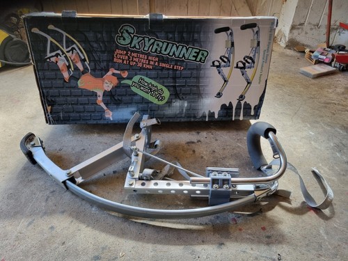 Skyrunner adult jumping - jumping, stilts
