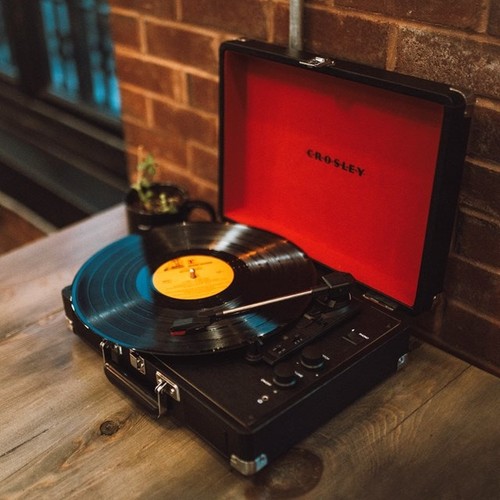 Crosley cruiser record player - record,